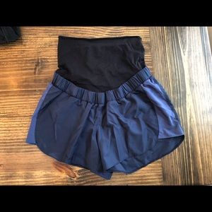a glow active maternity shorts